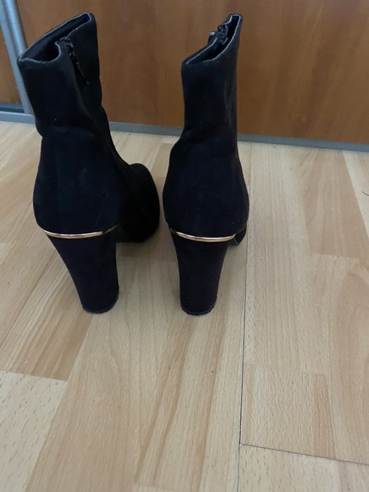 Zamszowe botki rozmiar 37