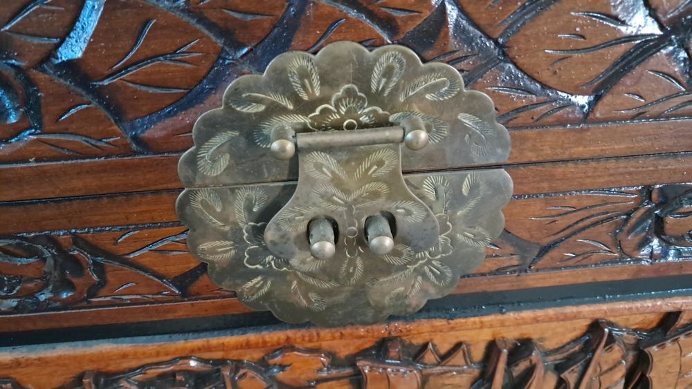 Conjunto de baus em cânfora