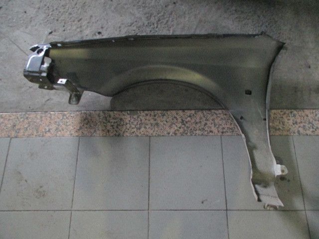 Guarda-lamas direito ROVER 200 Hatch (XW)