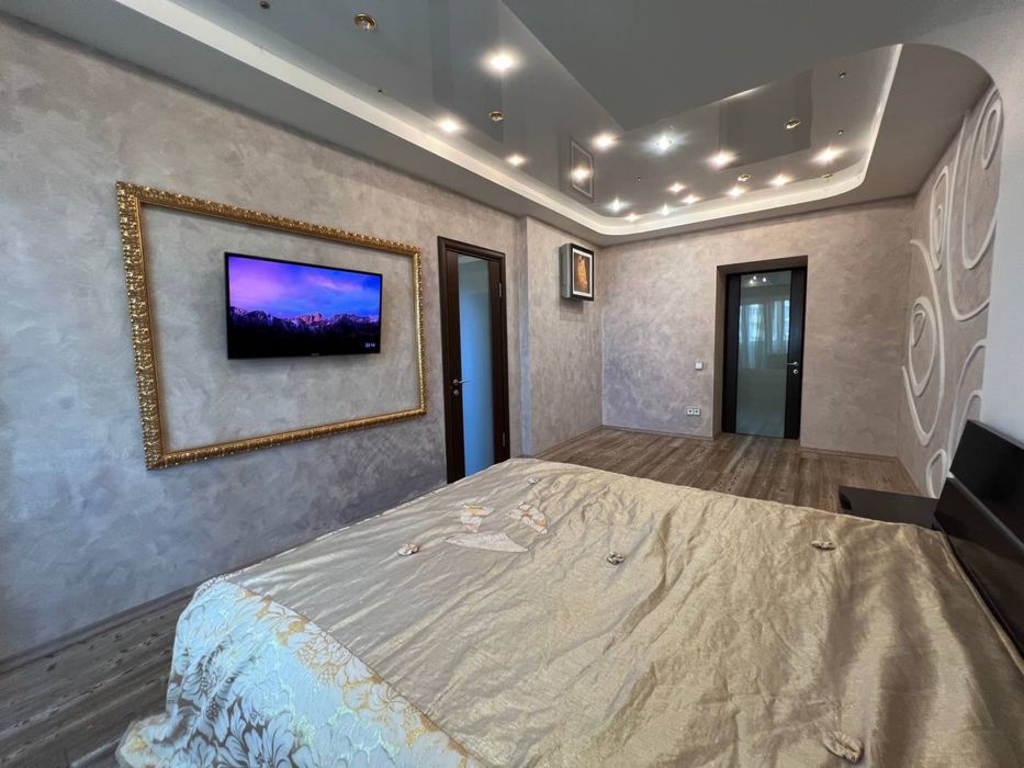 Без% Оренда 3-к. Пр-т Голосіївський, 27. 110м2. М. Деміївська