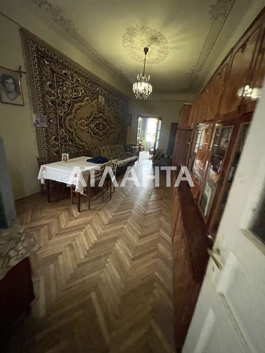 Продаж 2х к квартири ближній центр Львів! Привокзальна площа!