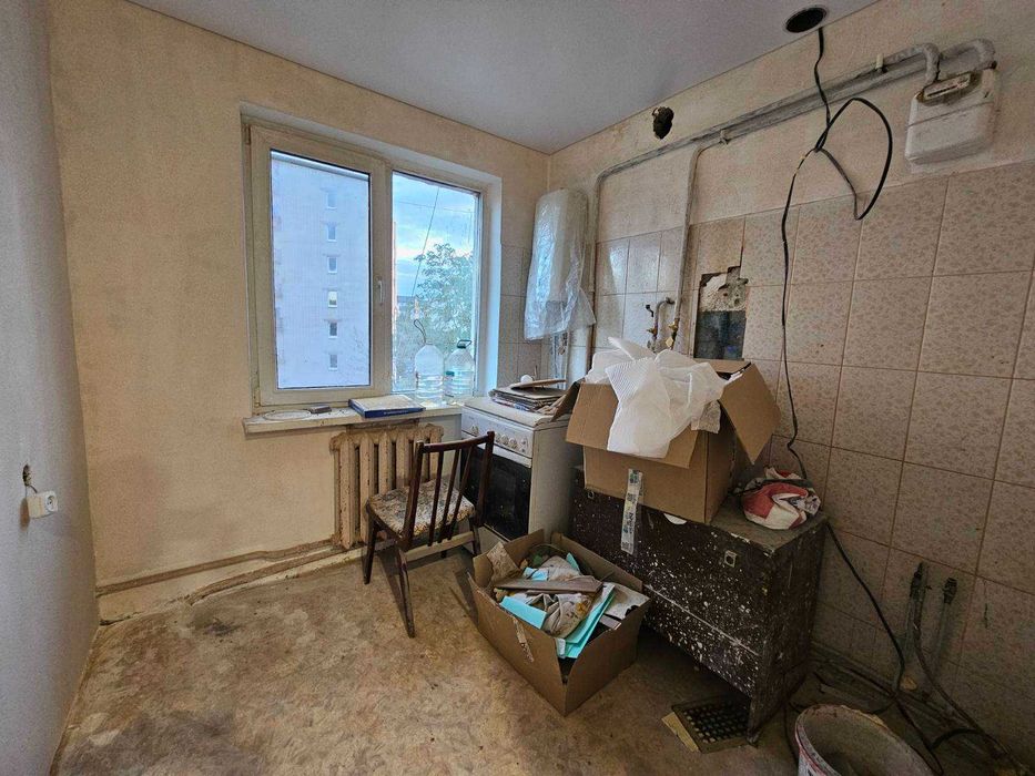 Продається чотирикімнатна квартира в районі Польової