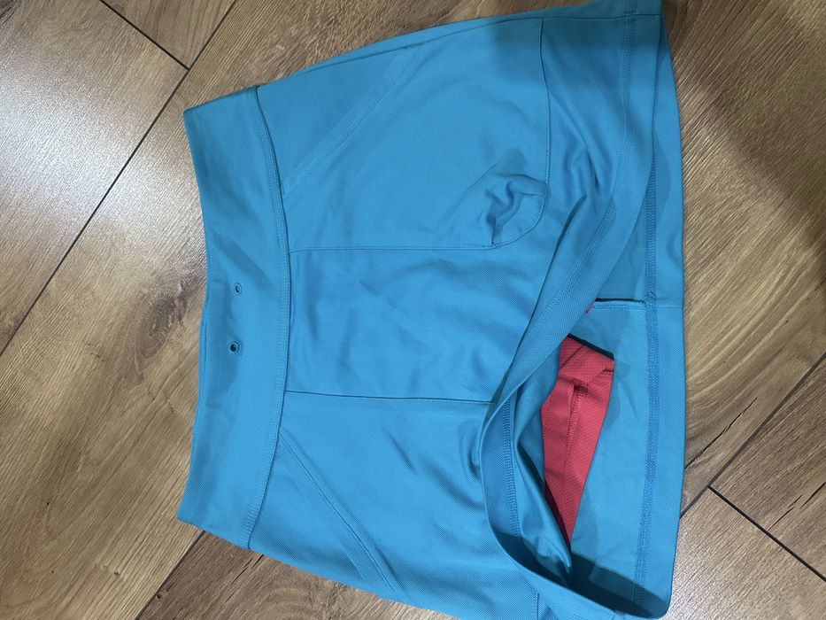 Шапки та речі жіночі