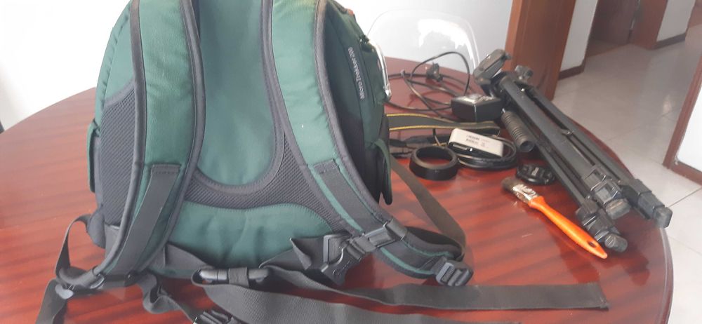 Mochila Lowepro Micro Trekker 200
