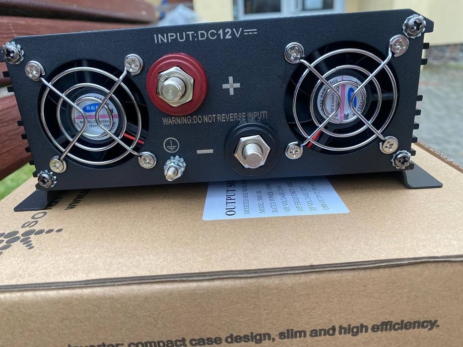 Інвертор автомобільний