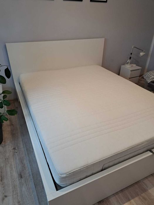 Łóżko z materacem i pojemnikiem MALM IKEA białe 140x200 cm