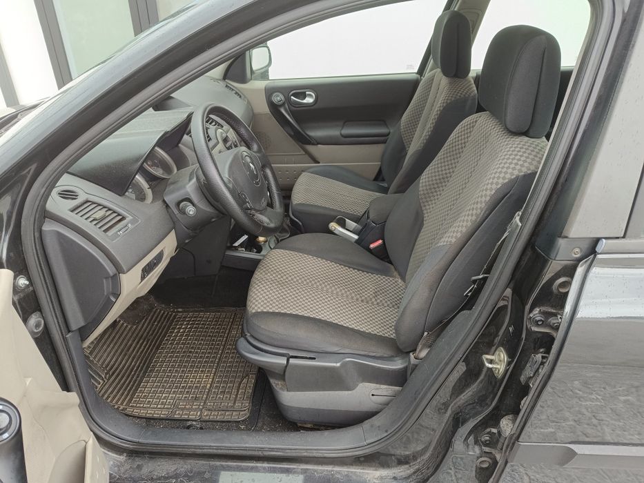 Renault Megane II   1.9 DCI 120 CV