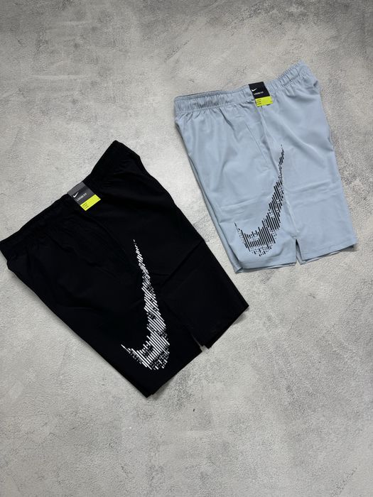 Нейлонові Шорти Nike Big Swoosh