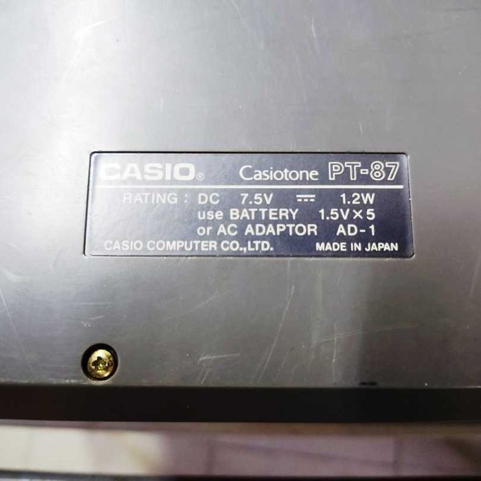 Casio PT‑87 vintage a funcionar com 2 ROM packs Testado