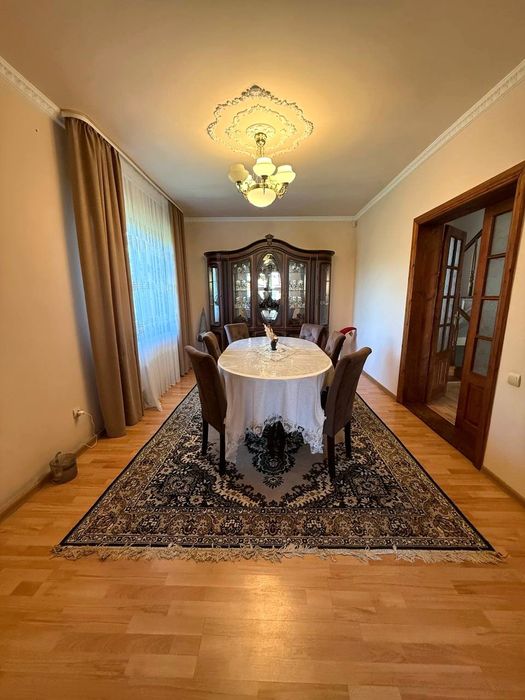 Продаж будинку в  Брюховичах