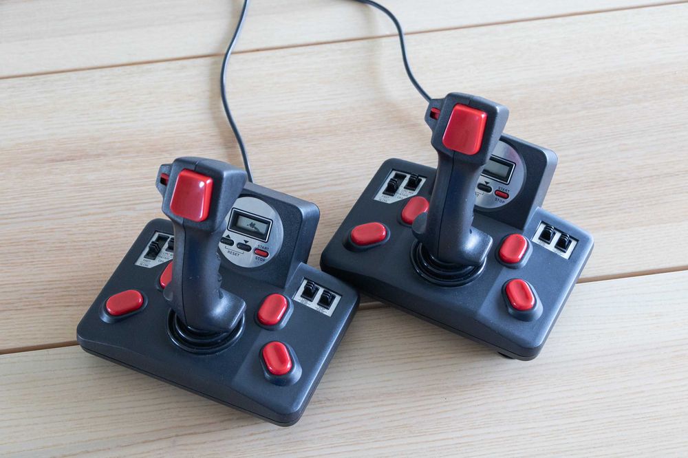 2x Joystick QuickJoy Superboard SV-125 Atari Commodore Amiga 8bit 16bit Retro