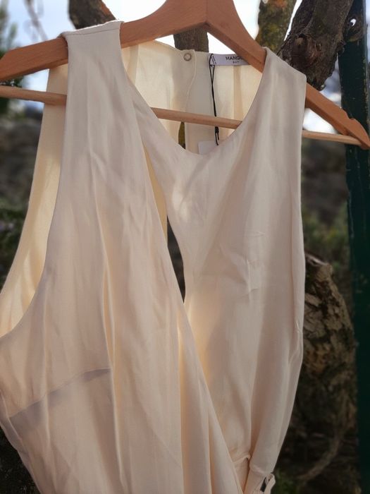Vestido bege - MANGO