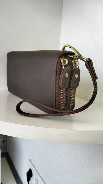 Мужской, качественный клатч из натуральной кожи в винтажном стиле.