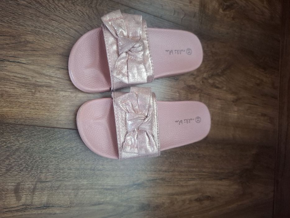 Klapki basenówki rozm 33