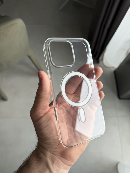 Оригінальний прозорий чохол на iPhone 16 pro max