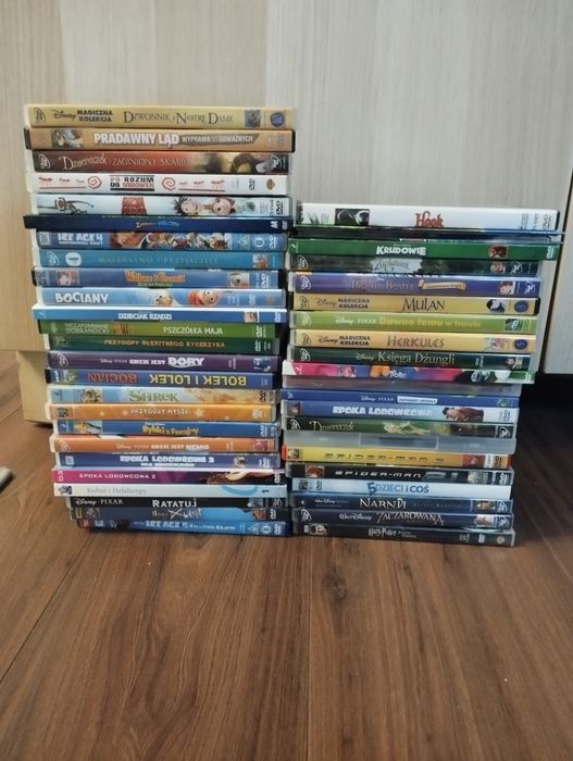Zestaw 53 bajek na DVD dla dzieci.