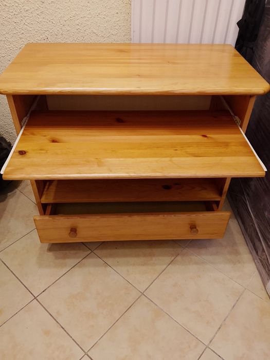 Drewniana komoda  sosnowa