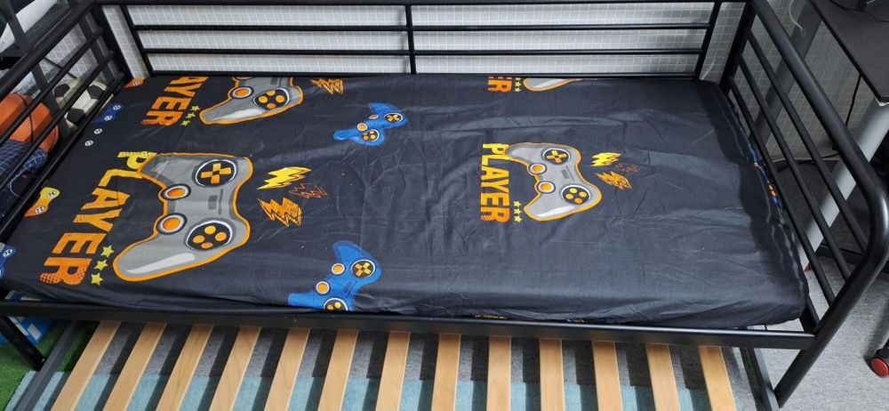 Vendo cama de solteiro dupla