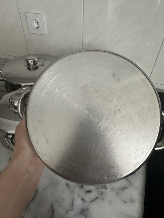 Conjunto de Tachos/Panelas em Inox c/ Tampas – 8 Peças – Excelente Estado