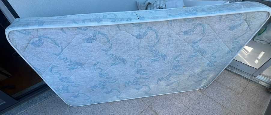 Cama de Ferro Antiga