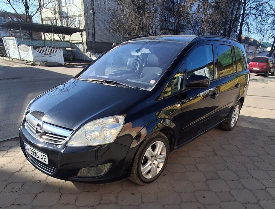 Опель Зафіра (В)