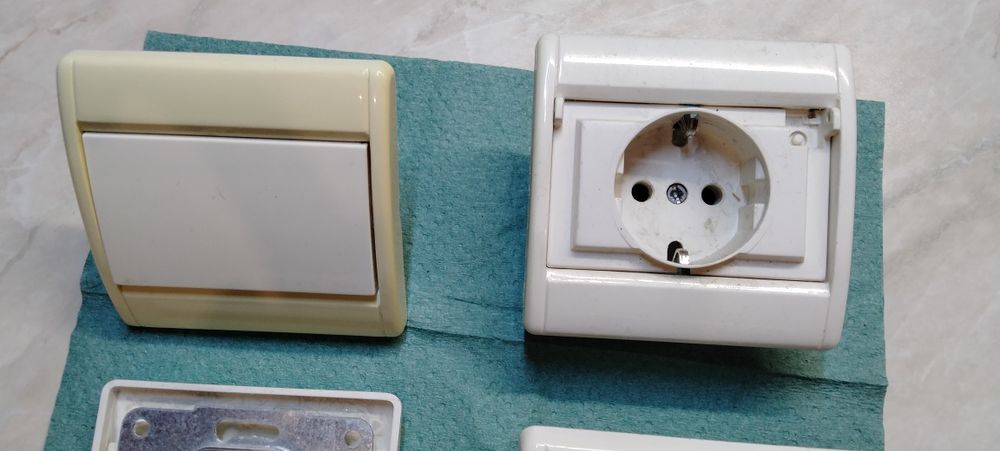 Розетка б/в по 10 гр, 10 ш.