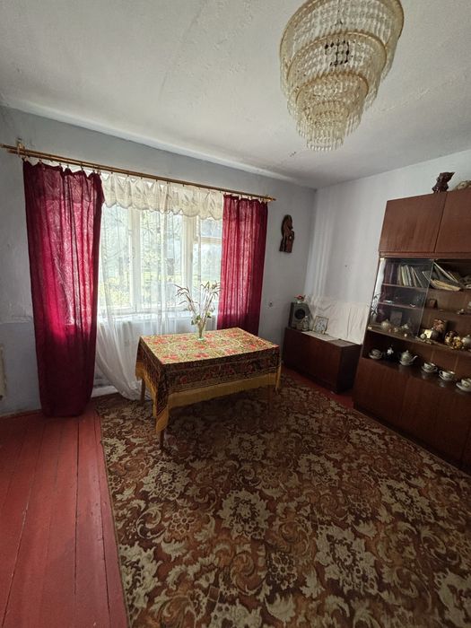 р 2-кімнатна квартира на 1 поверсі — зроби ремонт на свій смак!