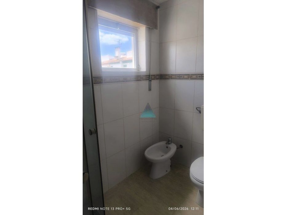 Moradia T3 com Garagem, Terraço e Logradouro em S. Simão, Azeitão