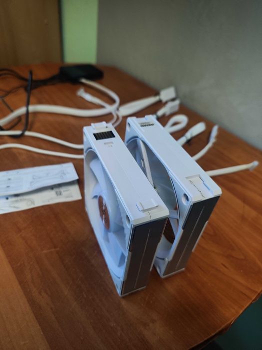 Uni fan Lian Li 120 V2