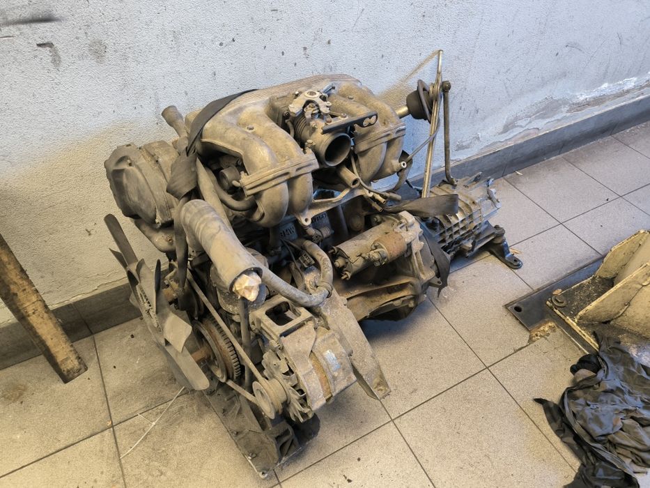 Motor BMW 316i E30 + caixa velocidades