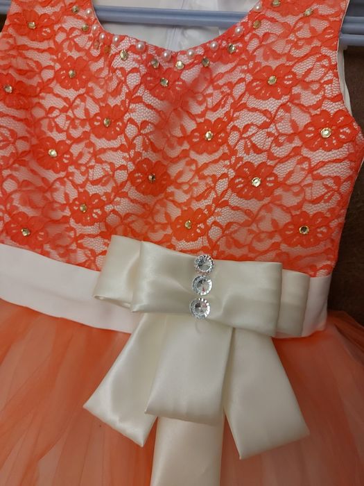 Нарядные платья для девочки