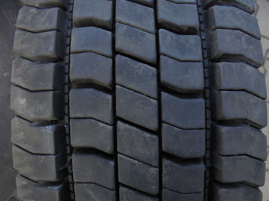 OPONA 245/70R17.5 UNIROYAL DH40 (550 NETTO)