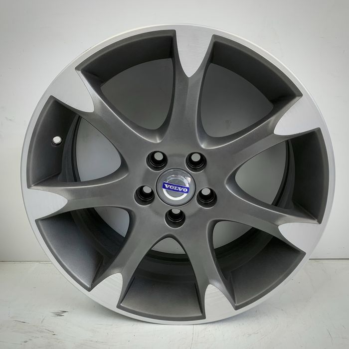 Felgi 18” Volvo XC70 XC60 V70 S40 V50 S60 V60 / 8J et55 (D04)