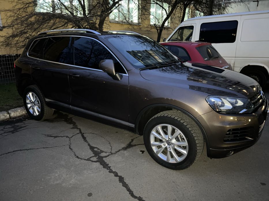 Автомобіль Volkswagen Touareg NF 2010