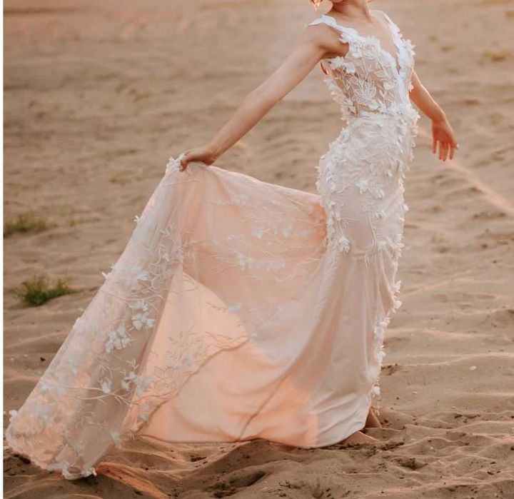 Suknia ślubna, włoska koronka i kwiaty 3D!