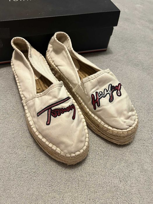 Białe espadryle na platformie Tommy Hilfiger 40