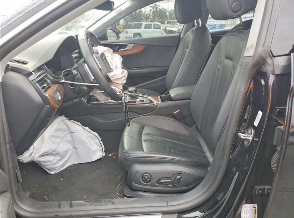 Audi A5 Premium Plus 2021 в дорозі