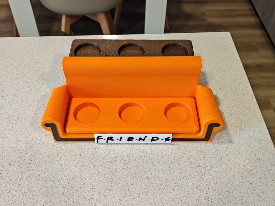 Sofá expositor figuras Funko Pop Friends McDonalds