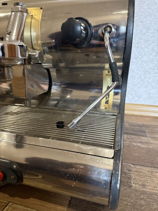 Продам кавомашину Fiorenzato