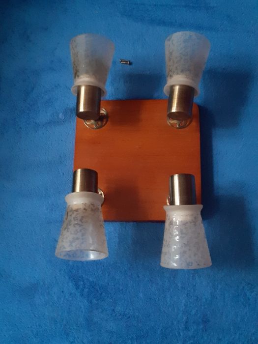 Sprzedam żyrandol 4 ramienny