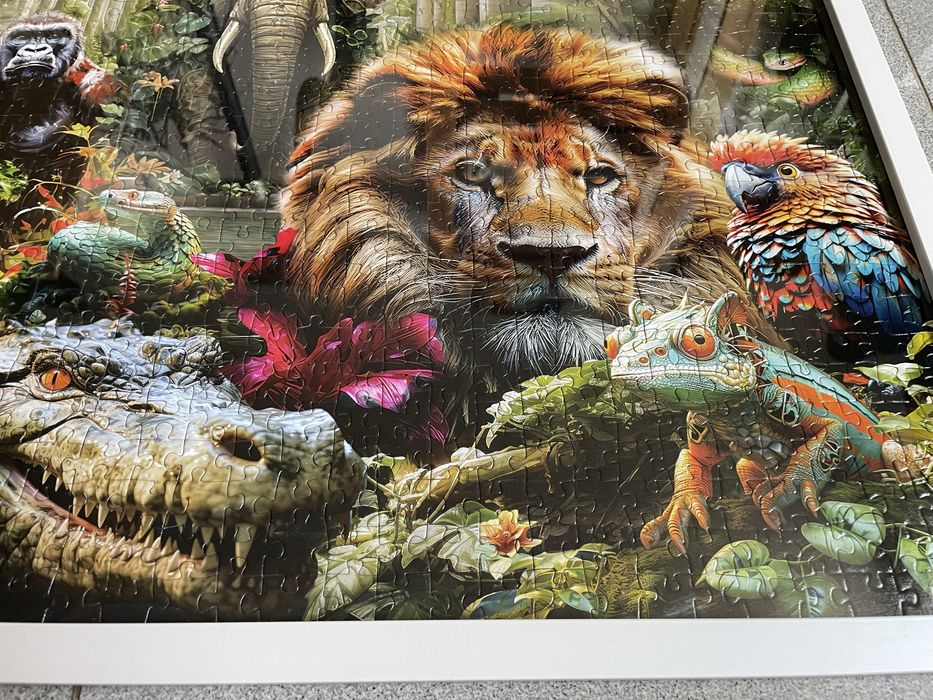 Decoração parede puzzle com moldura