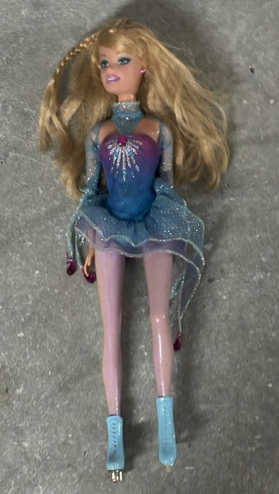 Boneca Barbie Patinadora