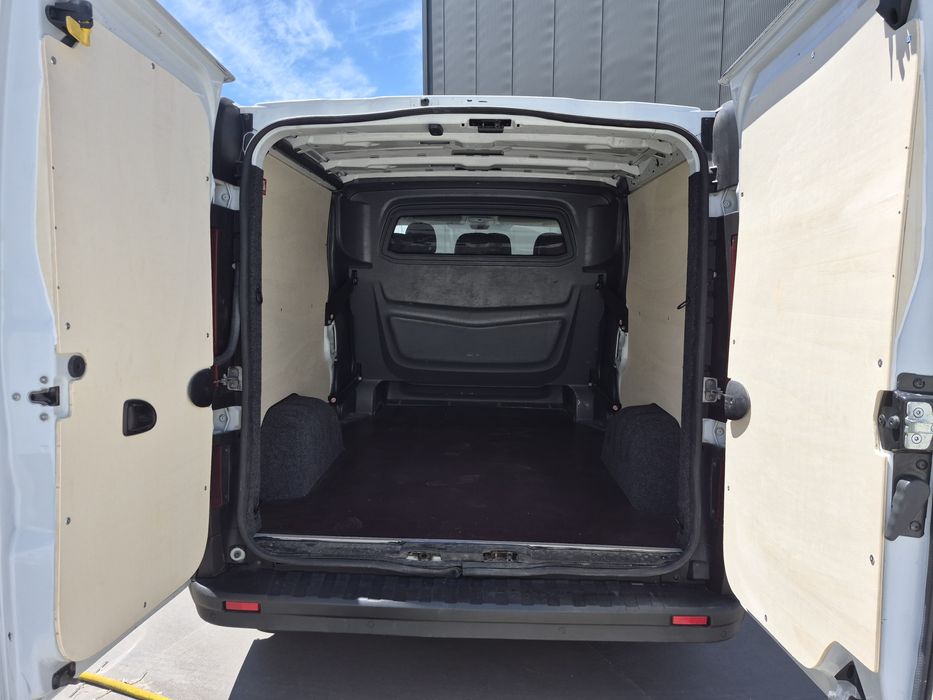 Renault Trafic L2 H1 1.6 Dci 120cv 6 Lugares (Motor com 117.000 kms)