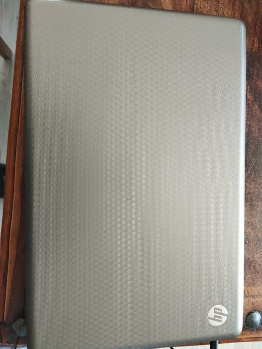 Laptop  HP  duży