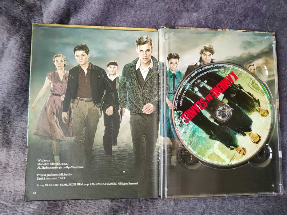 Kamienie na szaniec - film na DVD - z książeczką