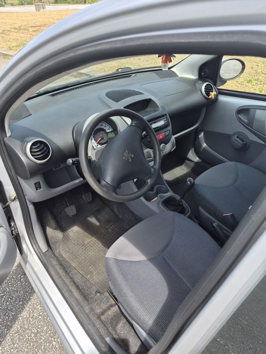 Vendo carro Peugeot 107