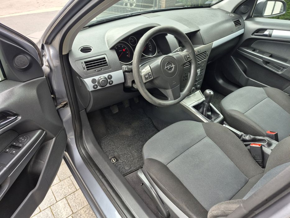 Opel Astra H 1.6 105KM Benzyna Klima 8xPoduszka Tempomat Alufelgi