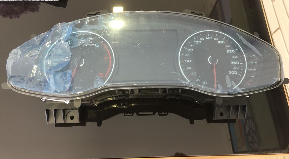 Панель приборов на Audi A4 B9 Европа.8W5.920.740.