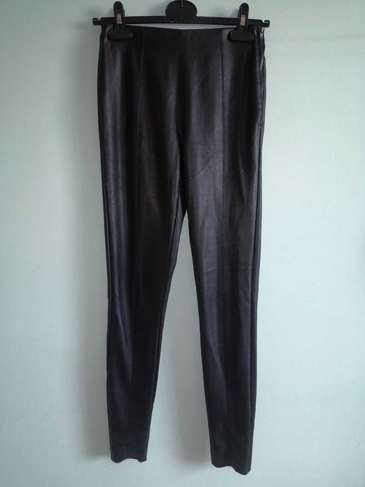 Czarne woskowane spodnie River Island 36 S wysoki stan skórzane skinny