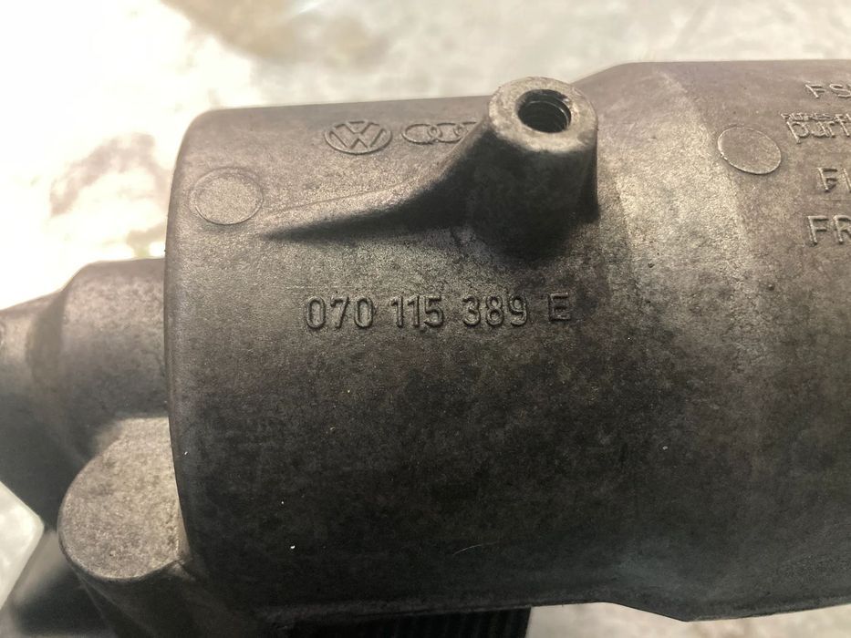 SUPORTE / CORPO DO FILTRO DE OLEO VOLKSWAGEN TOUAREG 2.5TDI 070115389E